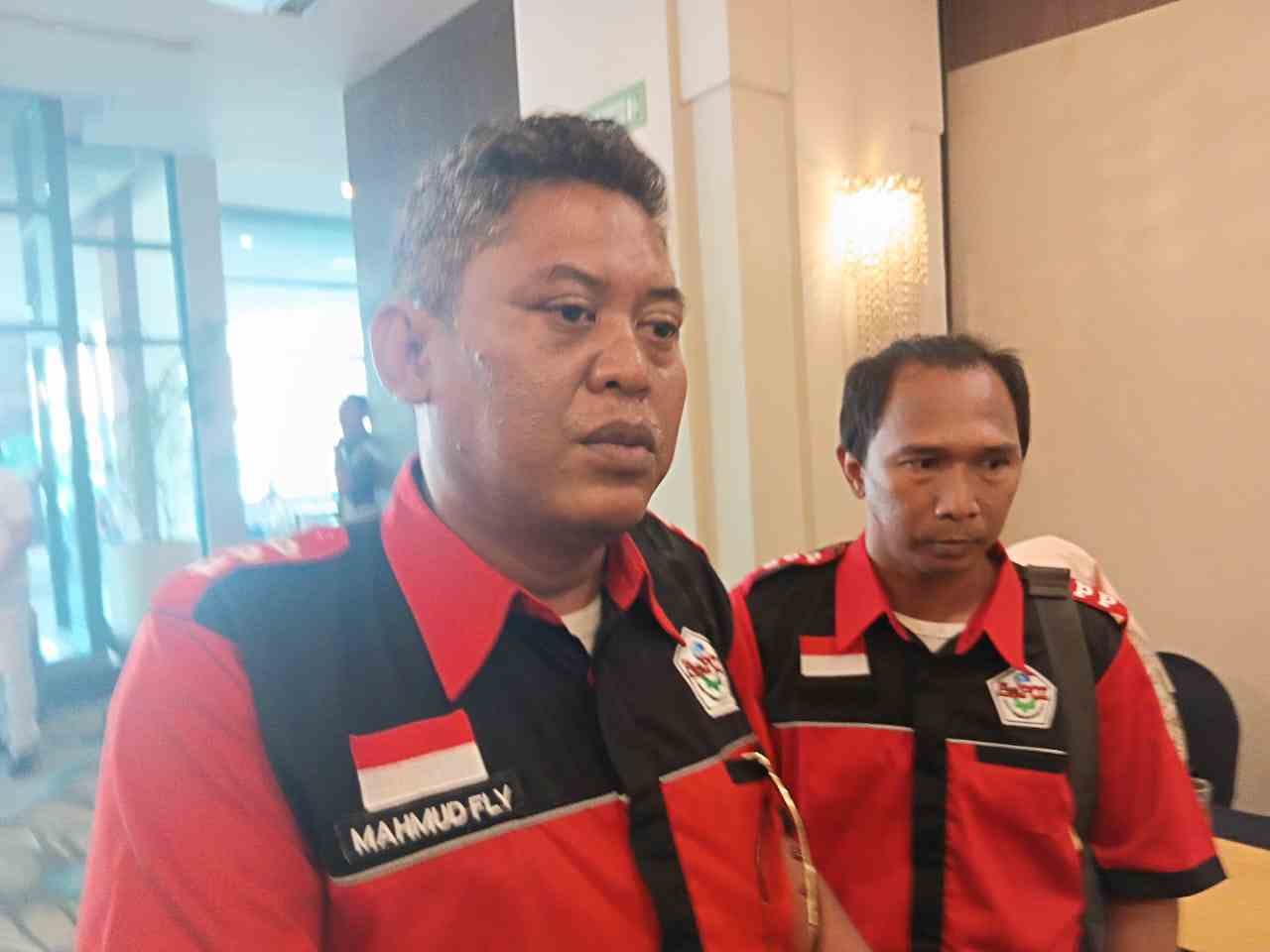 Ketum Sepoi Mahfud Flay